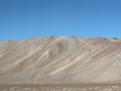 El cerro dibjuado por colores de minerales